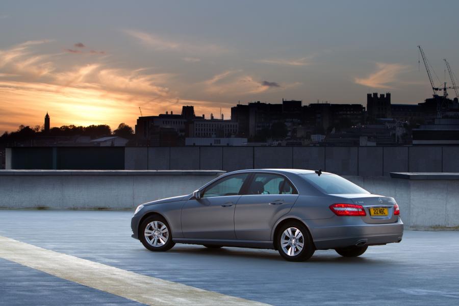  Mercedes-Benz E300 Hybrid Saloon 2012 года  (фото 52 из 58)